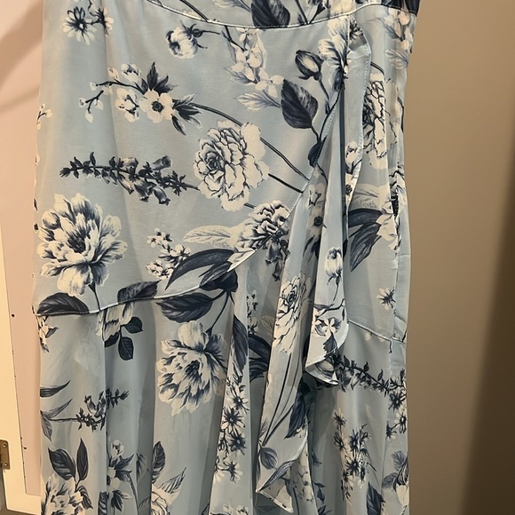 Sugarlips Dresses & Skirts - Midi Skirt shades of Blue & White. Small